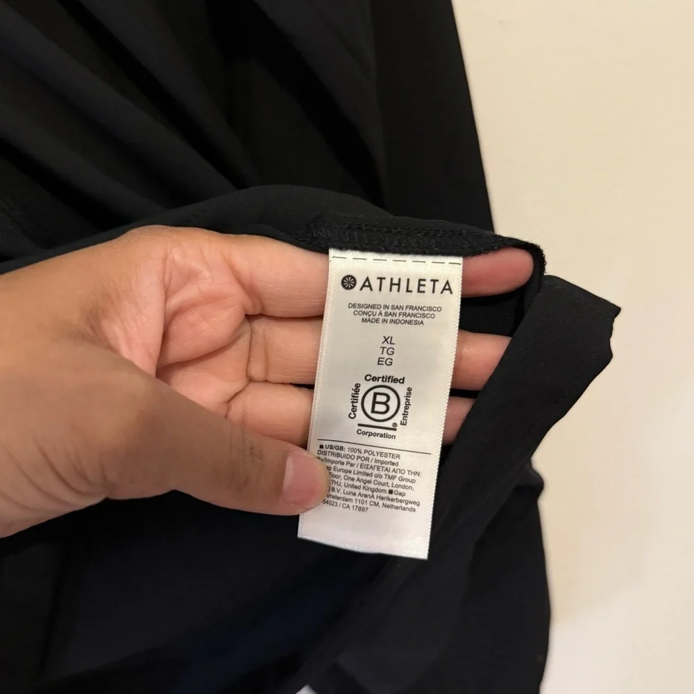 Athleta Limitless Luxe Water-Repellent Windbreaker Stowaway Hood Jacket Black XL - Picture 8 of 11